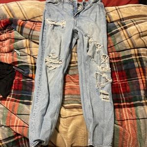 American Eagle Boyfriend Jeans -Size 6 Regular